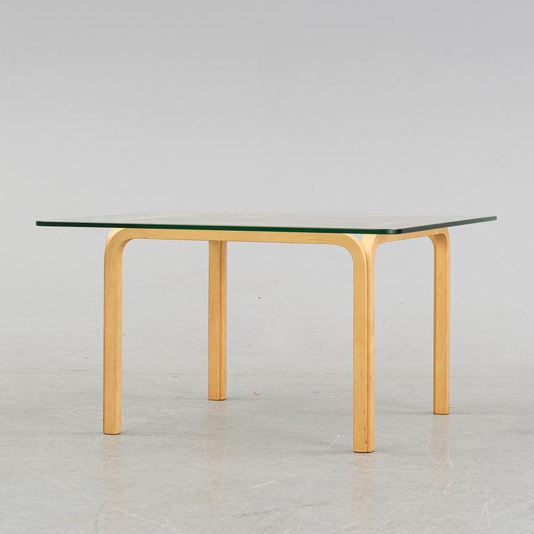 A model Y 805 glass and birch coffee table by Alvar Aalto, second half of  the 20th Century.