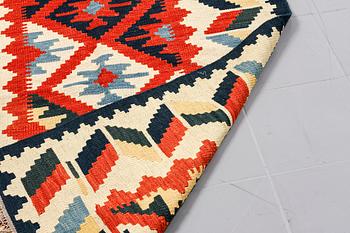 A KASHGAI KILIM, 177 x 116 cm.