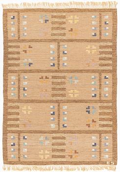 A flat weave carpet, circa 229 x 168 cm.