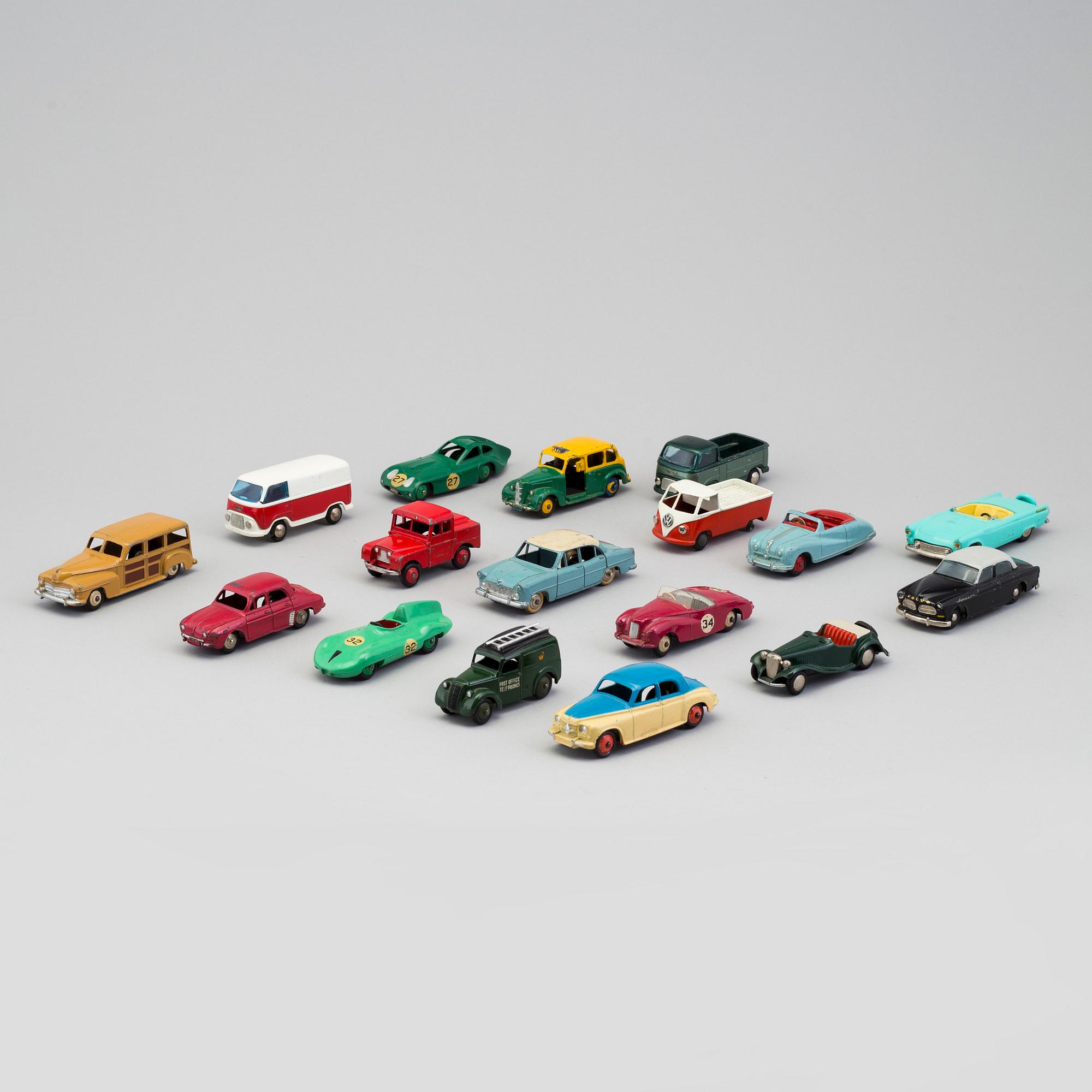MODELLBILAR, 17 st, Dinky toys och Tekno, England, Danmark 1950-/60-tal.