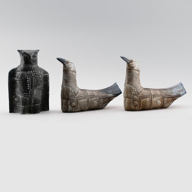 FIGURER, 3 st, stengods, Bertil Vallien, Rörstrand, 1900-talets andra hälft.