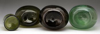 FLASKOR, glas, 4 st, 1700/1800-tal.