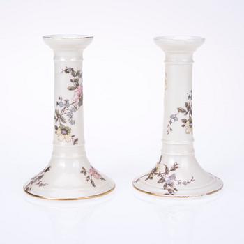 LJUSSTAKAR, ett par, porslin, Limoges, Frankrike 1900-tal.