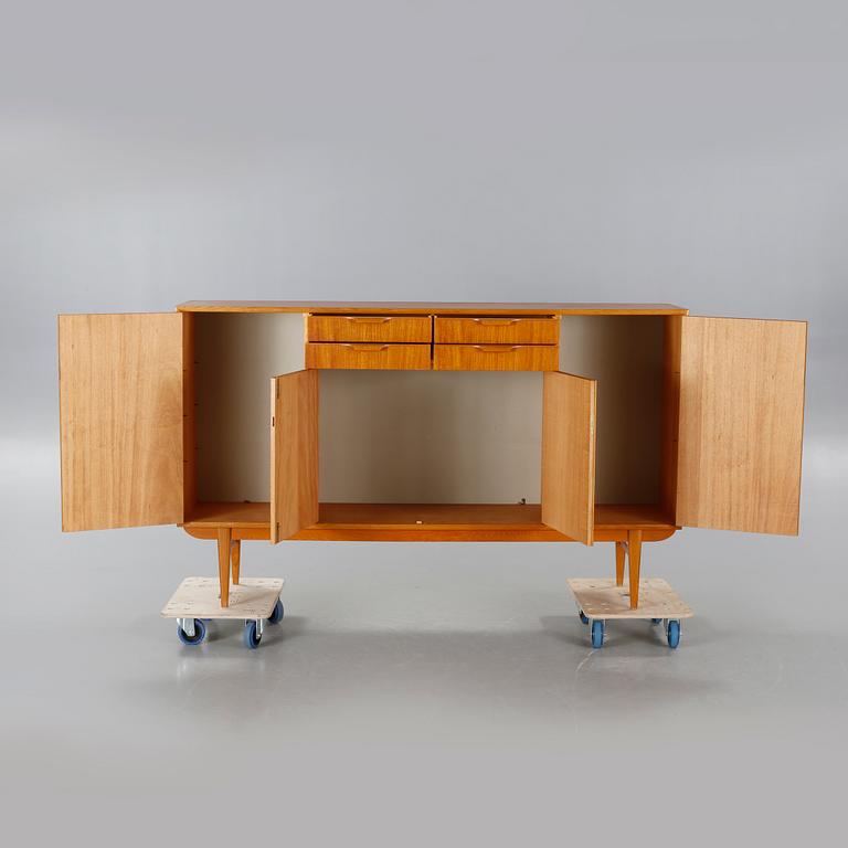 A 1950/60s sideboard.