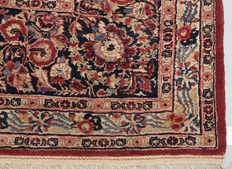 SEMI-ANTIQUE SAROUK. 344,5 x 277 cm.