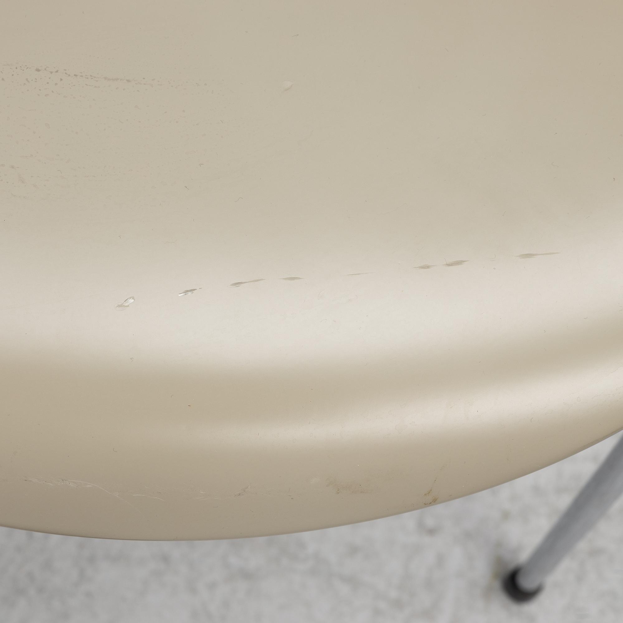 Arne Jacobsen, Four "Sjuan" chairs, Fritz Hansen, Denmark.