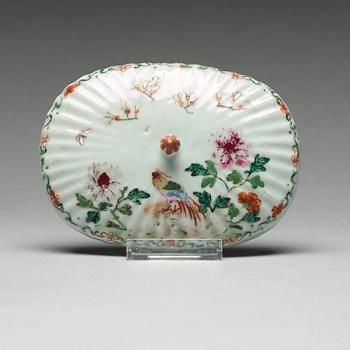 A famille rose tureen with cover, Qing dynasty, Qianlong (1736-95).