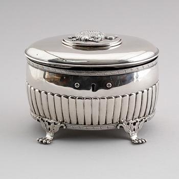 SOCKERSKRIN, silver, Petter Adolf Sjöberg, Stockholm 1822. Vikt ca 672 gram.