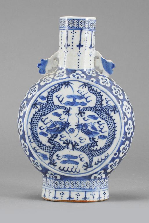 PILGRIMSKRUS, porslin, Kina, 1800-tal.