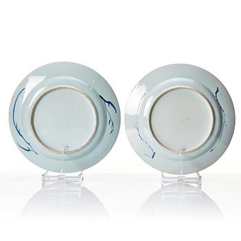A pair of blue and white serving dishes, Qing dynasty, 18th Century.