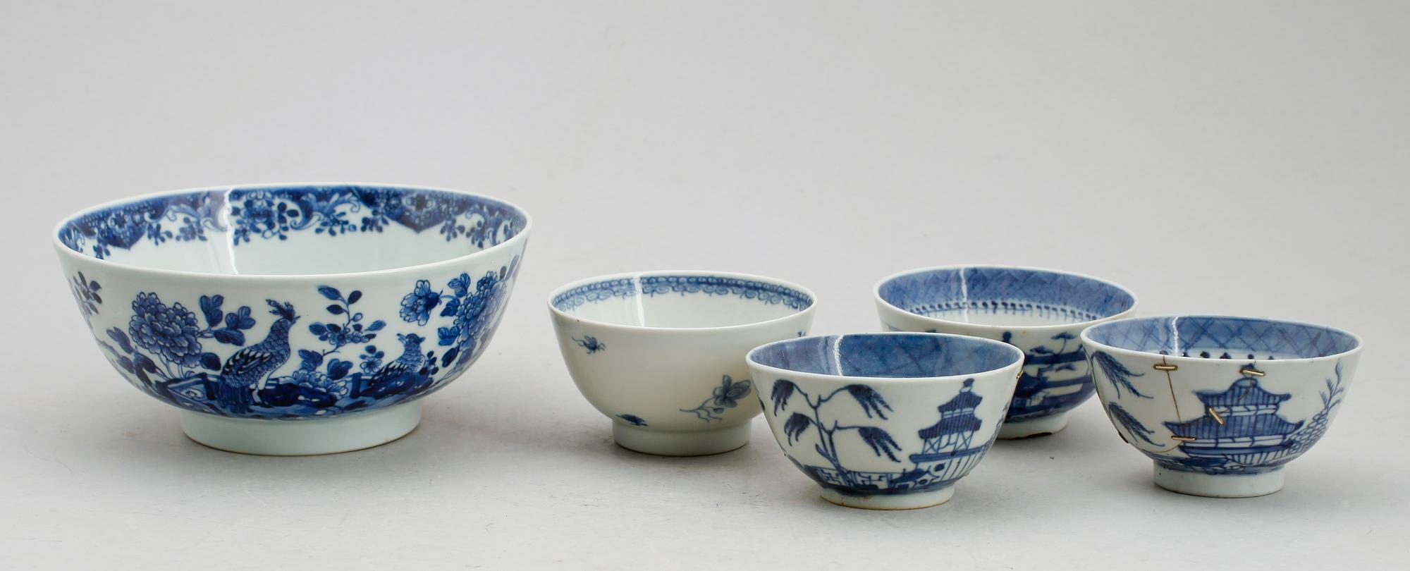 SKÅLAR, 5 st, porslin, Kina, bl a 1700-tal.