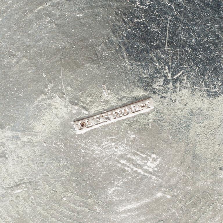 SOCKERSKÅL MED LOCK, SÅSSKÅL MED FAT SAMT GRÄDDKANNOR, 2 st, pläter, 1800-tal.