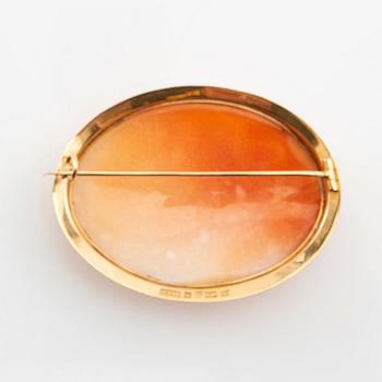 Brooch 18K gold with a carved shell cameo, Gustaf Dahlgren & Co Malmö 1940.