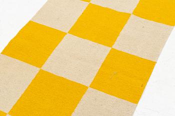 Gallerimatta, ca 344 x 89 cm.