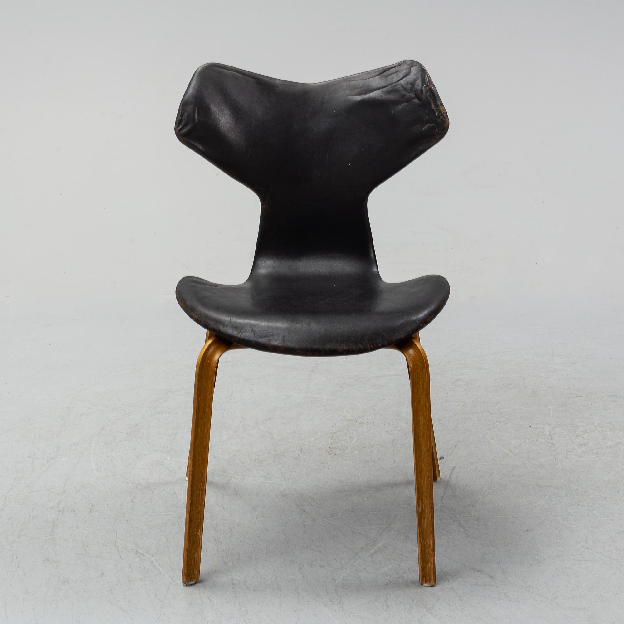 A 'Grand Prix' chair by Arne Jacobsen for Fritz Hansen, designed 1957.