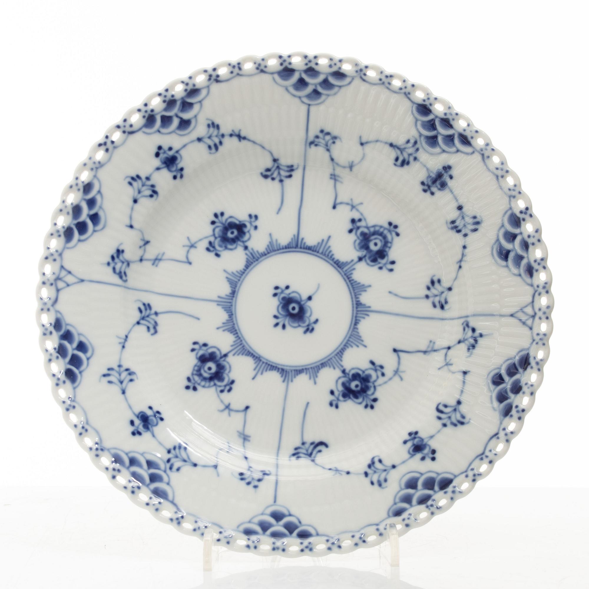 Dinner service, 45 pieces, porcelain, "Blue Fluted", Royal Copenhagen, Denmark.