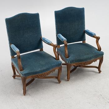 A pair of armchairs, around 1900.