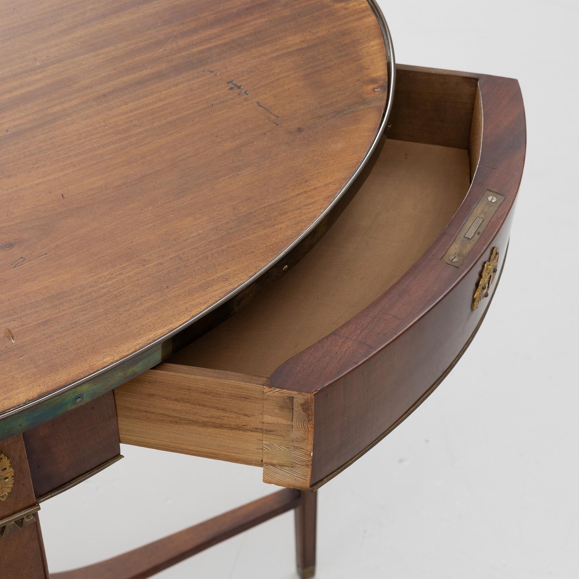 A Gustavian style table, early 20th Century.