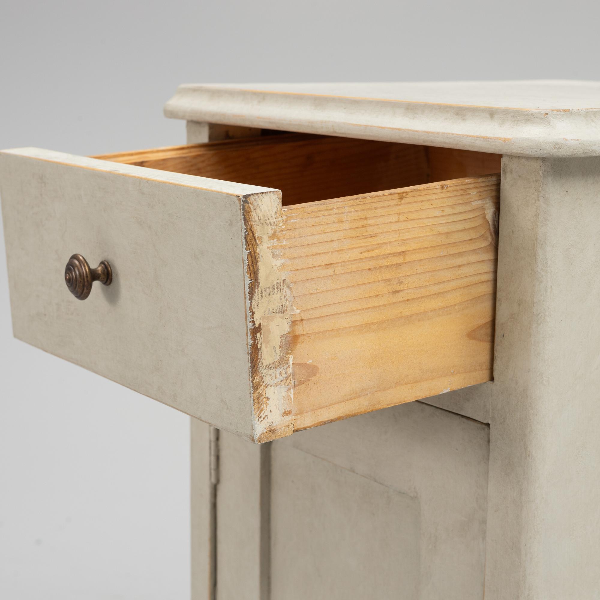 Bedside tables, a pair, 20th century.