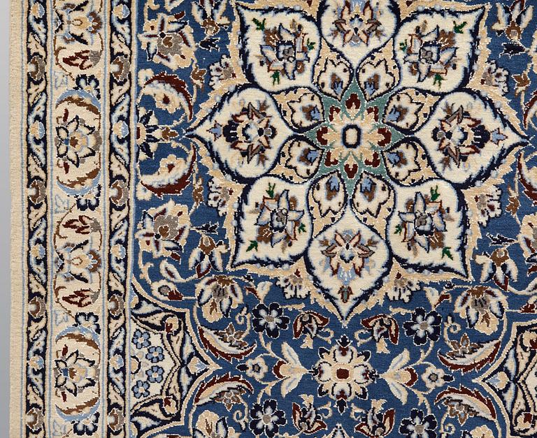 Gallerimatta, Nain, part silk, s.k. 9LAA, ca 380 x 100 cm.