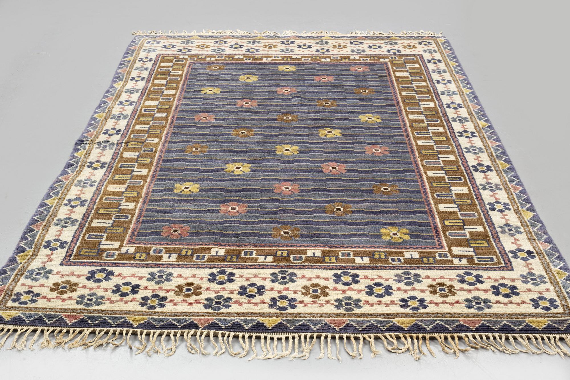 Märta Måås-Fjetterström, matto, "Steninge", knotted pile, ca 315 x 200-204 cm, signed AB MMF.