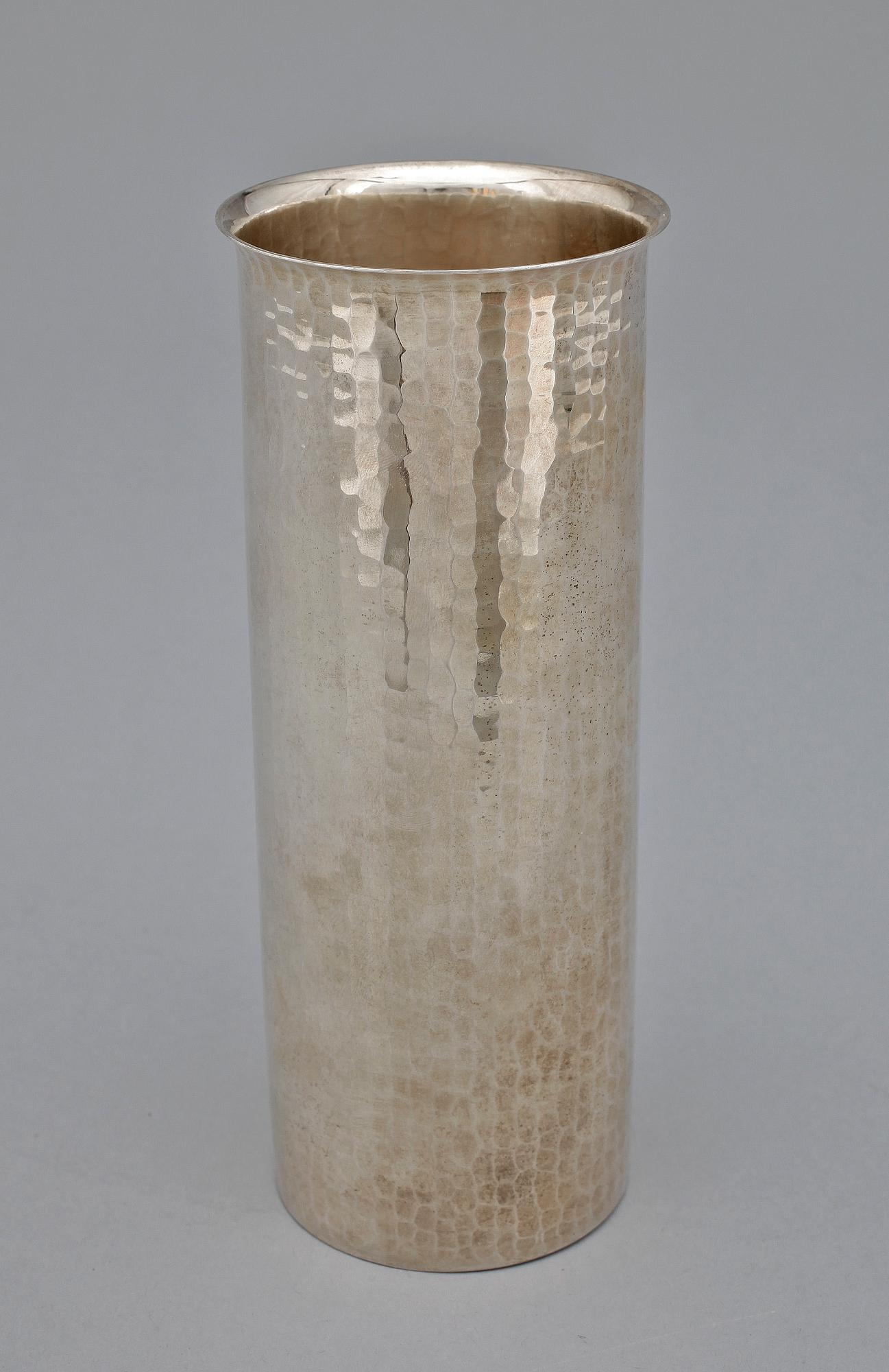 VAS, silver, svenska importstämplar. 1900-talets andra hälft. Vikt ca  270 gram.