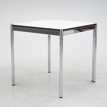 USM Haller, a pair of side tables.