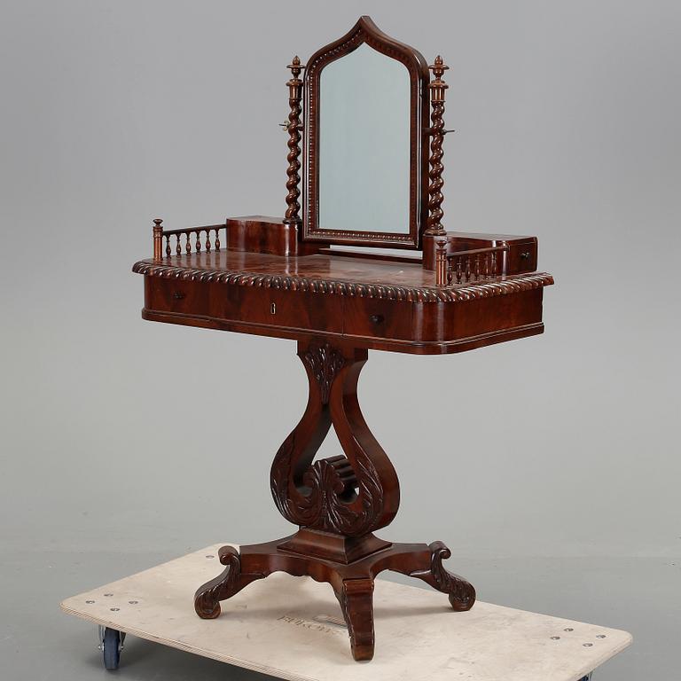 TOILETTEBORD, senempire, 1800-talets mitt.