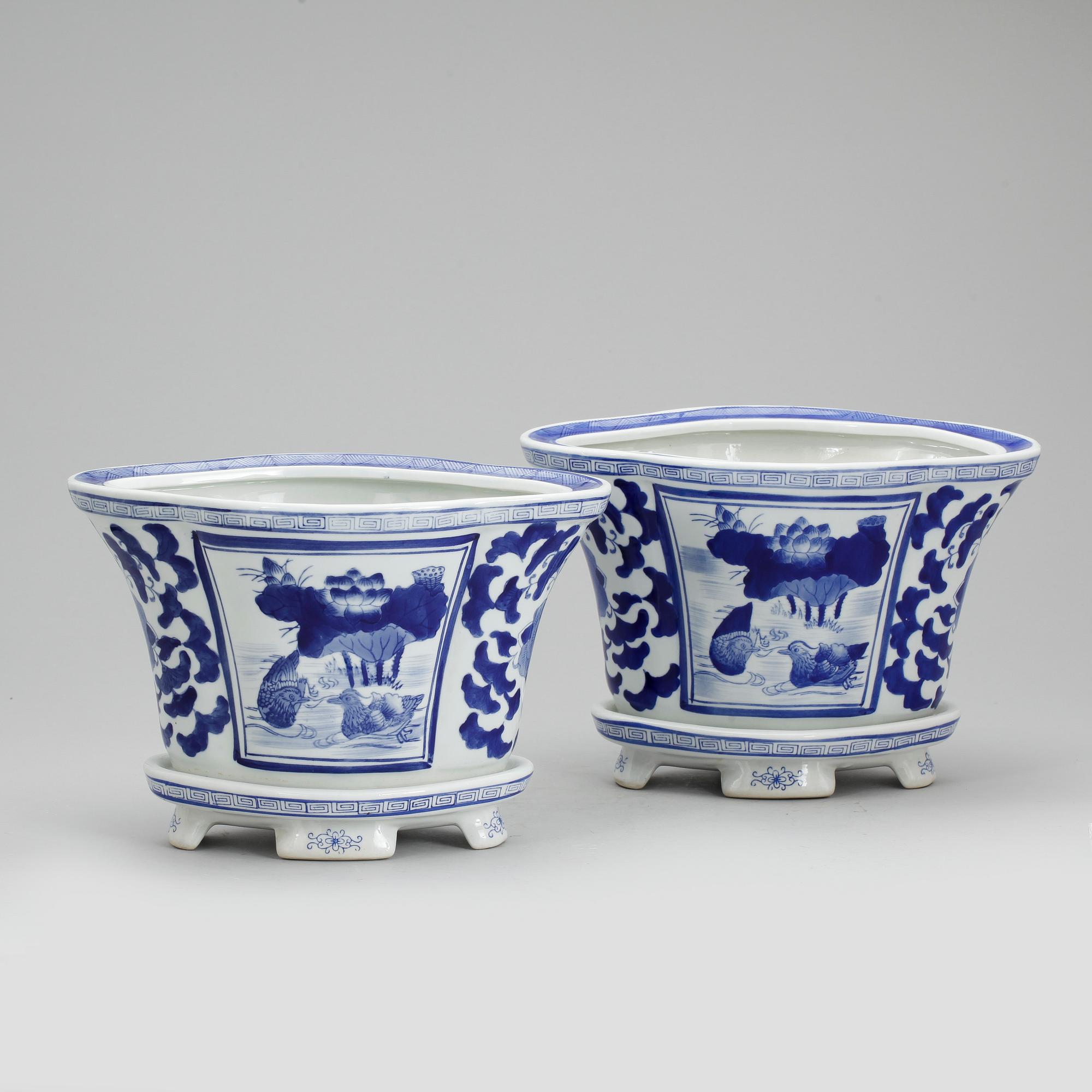 YTTERFODER, ett par, porslin, Kina 1900-tal.