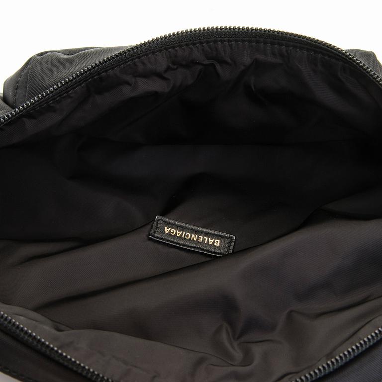 Balenciaga, midjeväska, "Wheel Belt Bag".