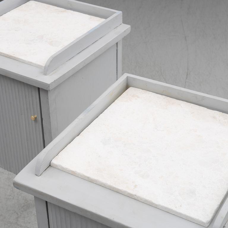 Pottskåp/Sängbord, ett par, 1900-tal.