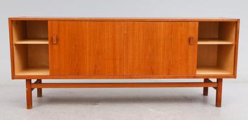 SIDEBOARD, "Arild", Nils Jonsson, Troeds, Bjärnum, 1900-talets andra hälft.