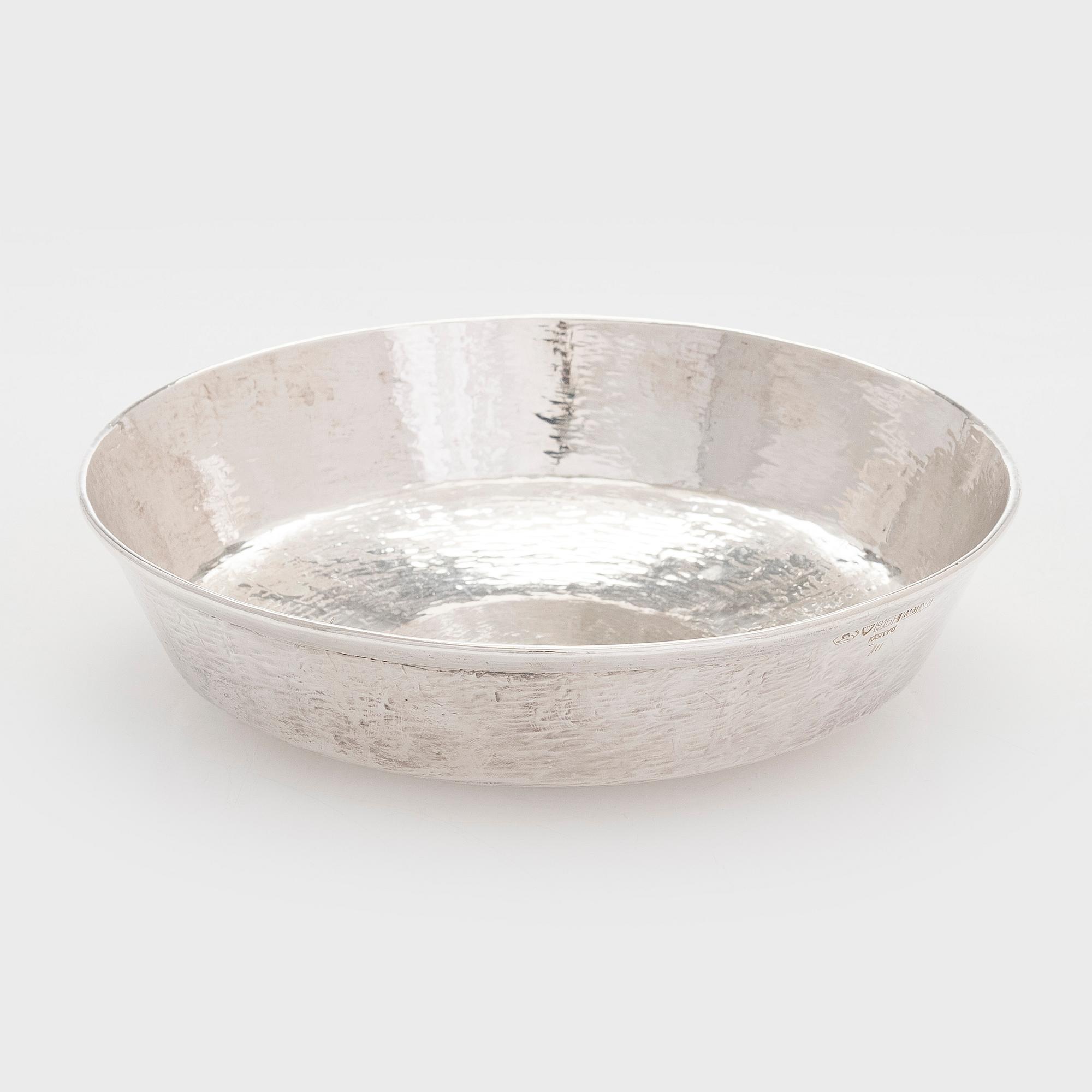 Tapio Wirkkala, a silver bowl model TW 289, Kultakeskus, Hämeenlinna 1966.