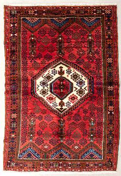 An old Hamadan carpet 202x135 cm.