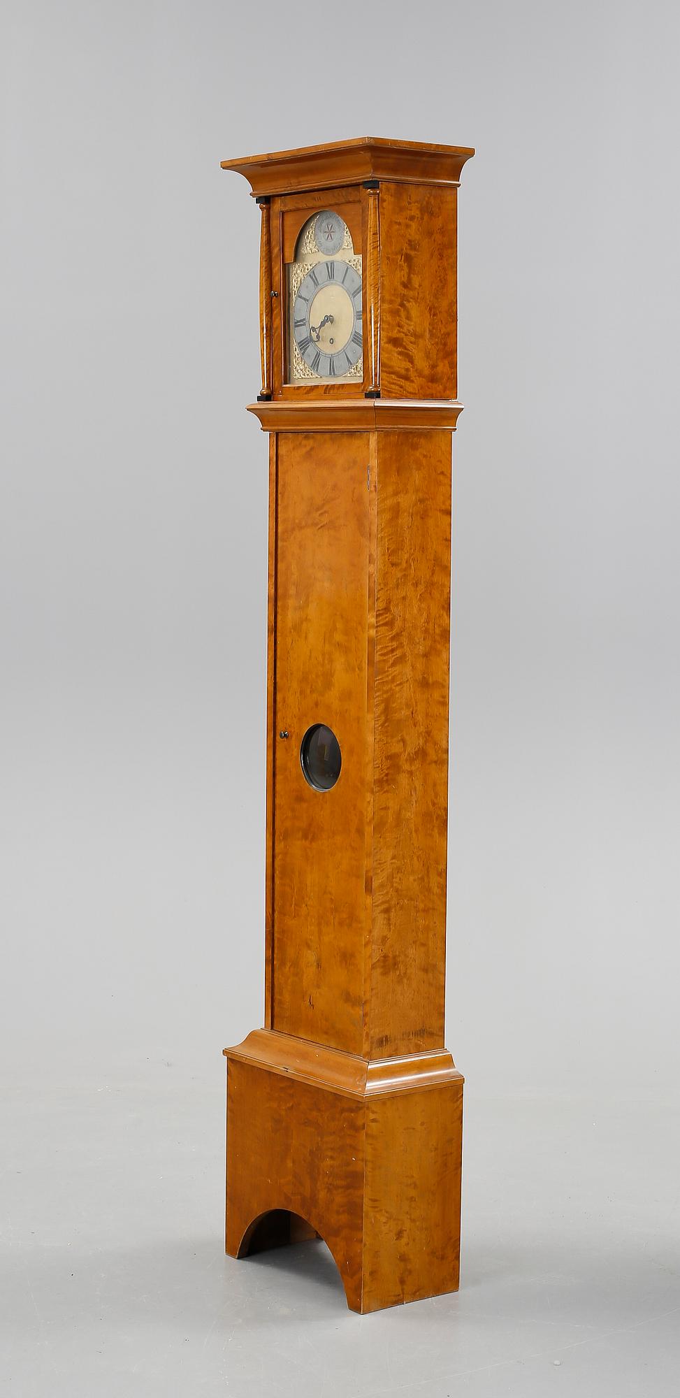 GOLVUR, empirestil, 1900-talets första hälft.