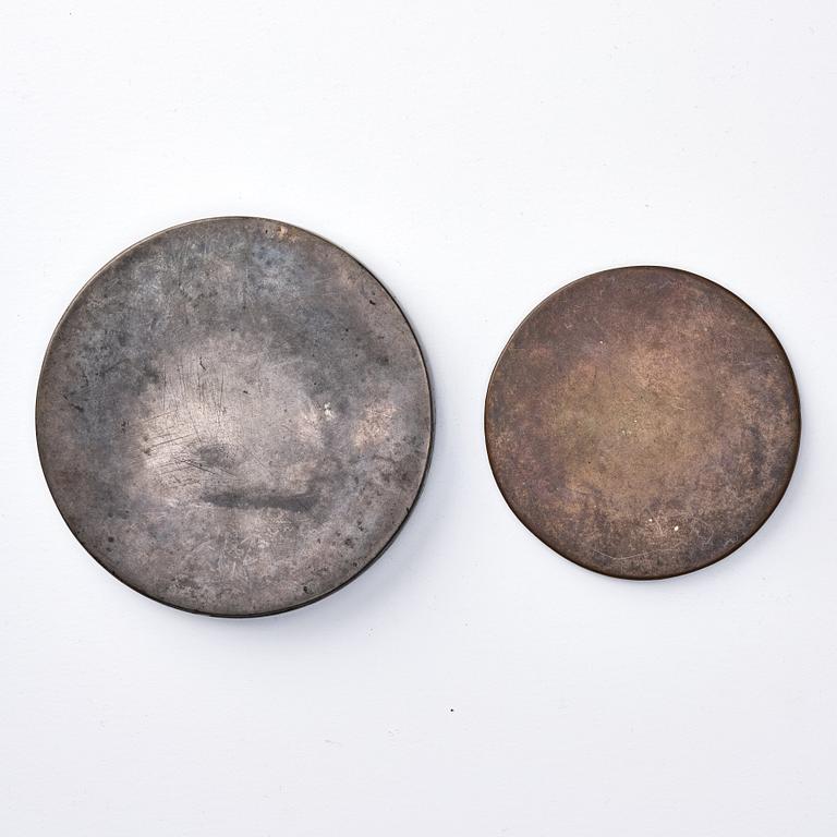 Two bronze mirrors, Yuan/Ming dynasty.