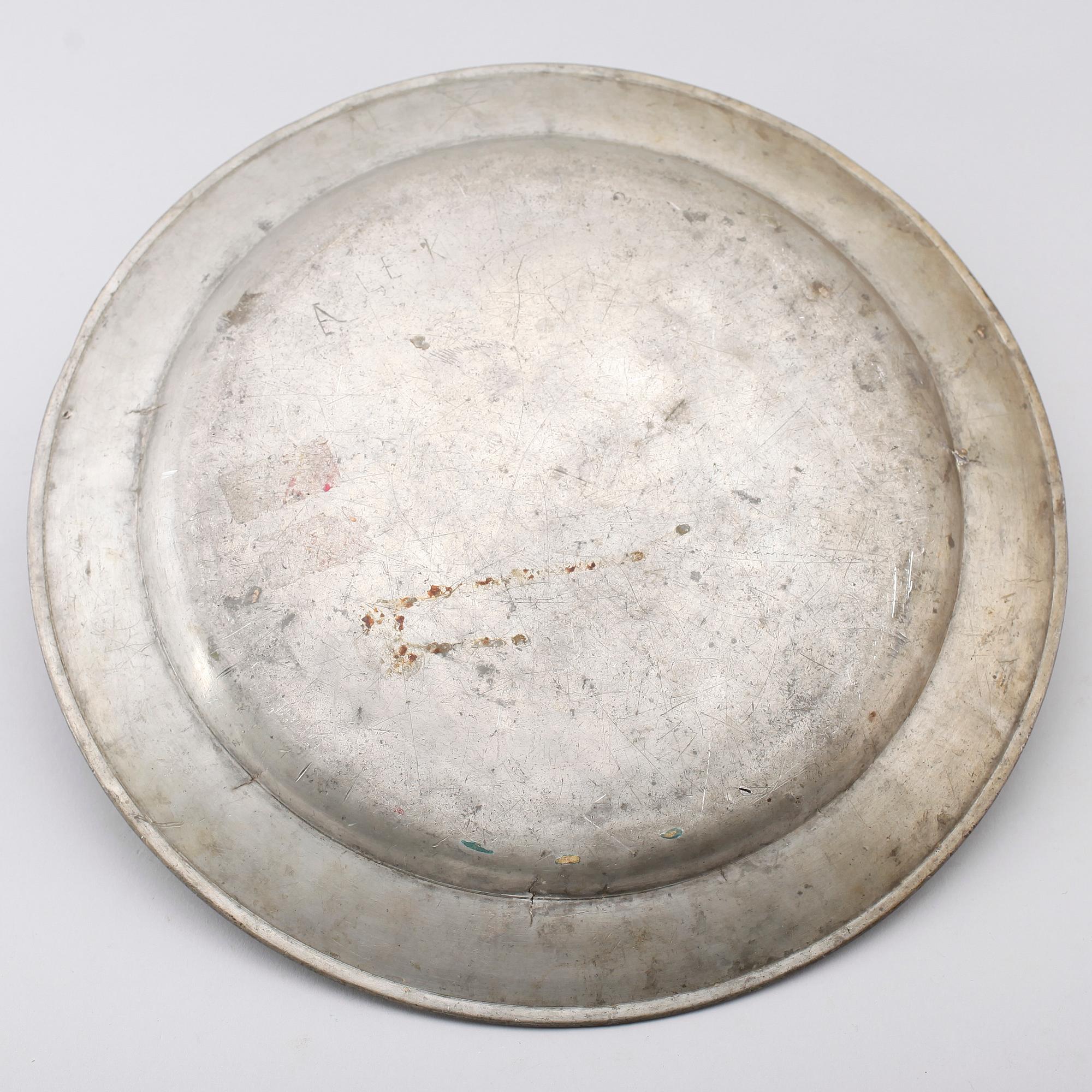 FAT, tenn, otydliga svenska stämplar Arboga 1761.