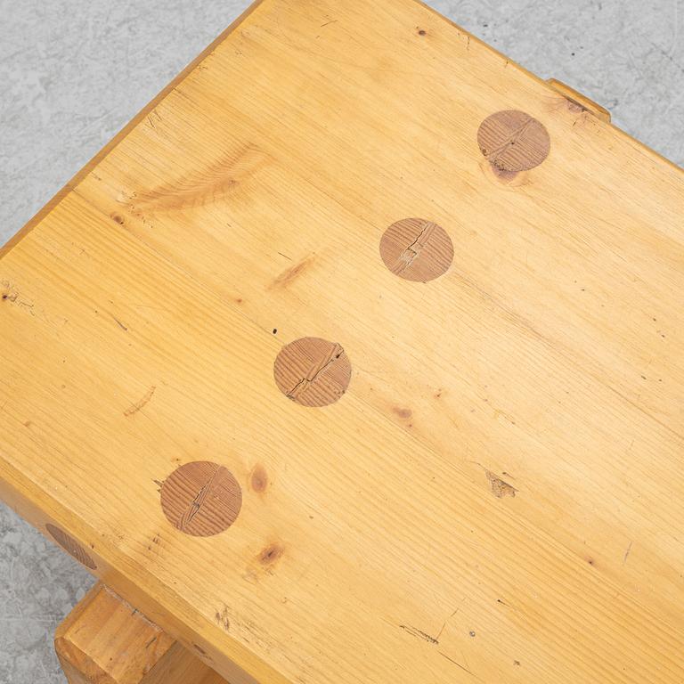 Bench. Late 20th century.