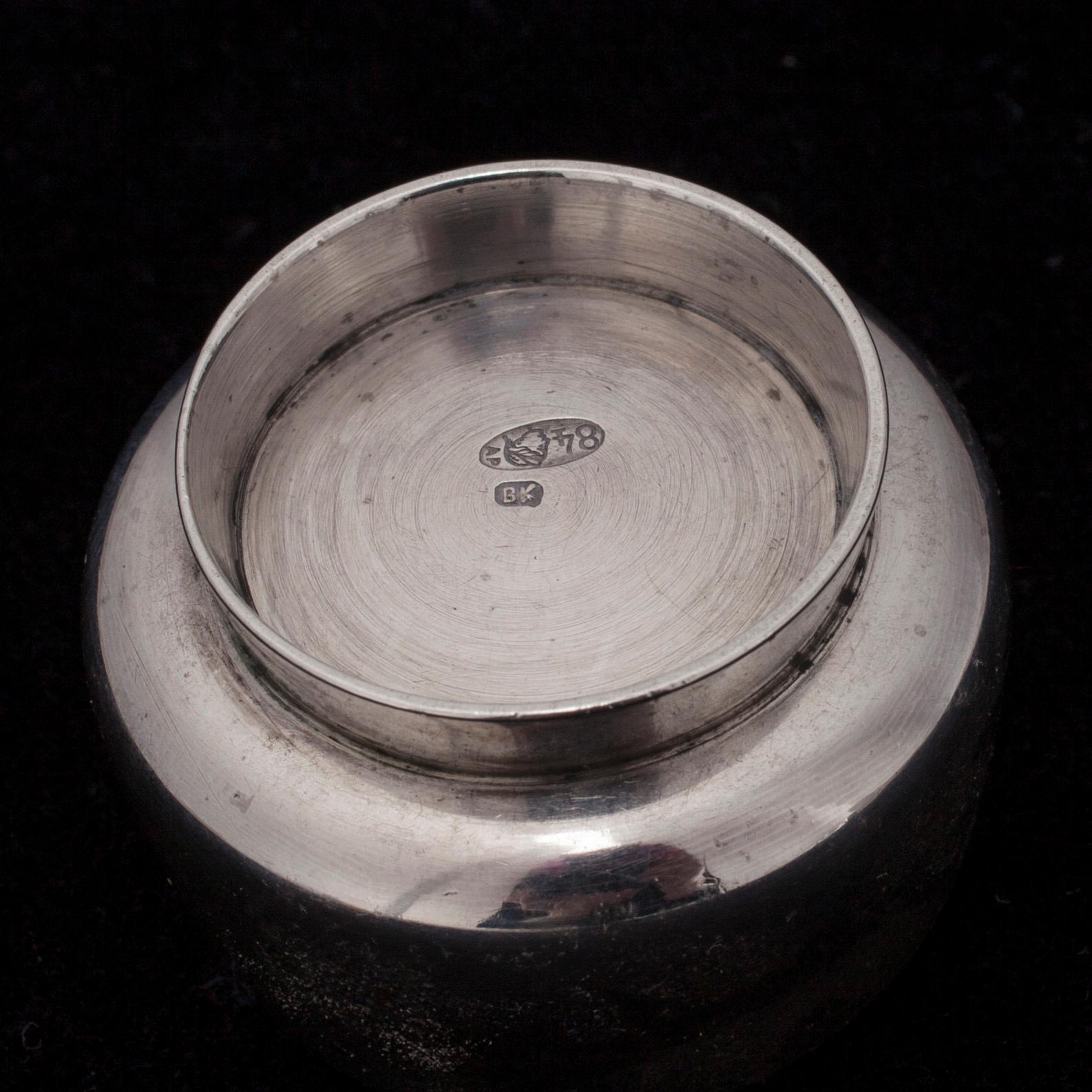 SALTKAR, ett par, silver, Anton Vasilijevitch Richter, Astrakhan, Ryssland, 1900-talets början. Vikt 40,4 g.