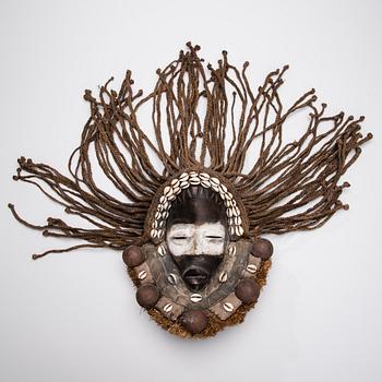 MASK, Afrika 1900-talets slut.