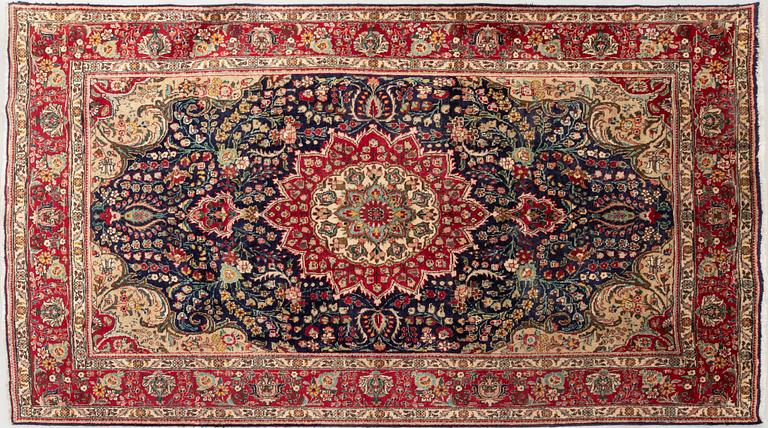 Rug, oriental, semi-antique, approximately 298x207 cm.