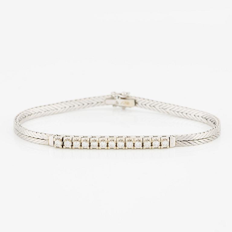 Bracelet in 18K white gold with brilliant-cut diamonds.