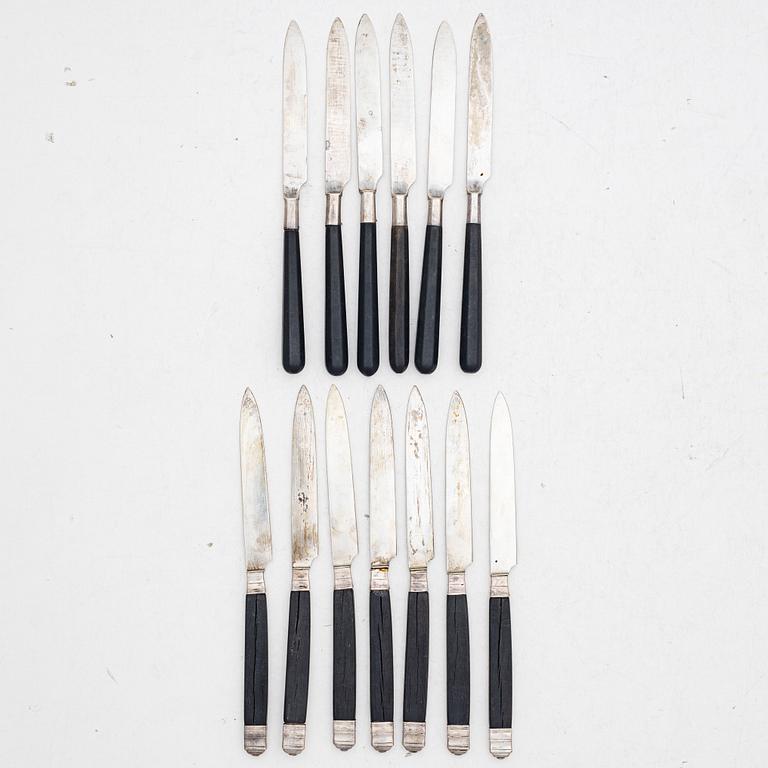 Fruktknivar, 13 st, silver, Sverige och Frankrike, 1800-talets andra hälft-tidigt 1900-tal.