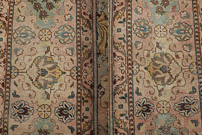 A carpet, Oriental, vintage design, ca 352 x 237 cm.