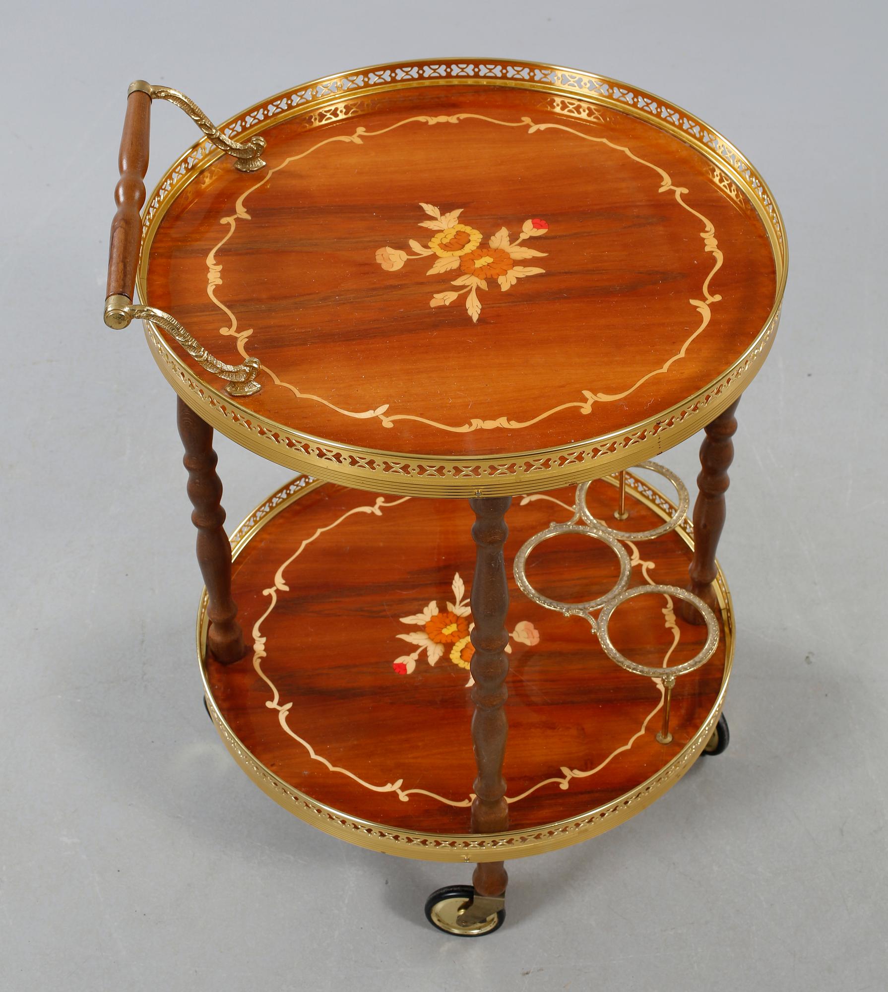 SERVERINGSVAGN, rund, 1900-talets andra hälft.