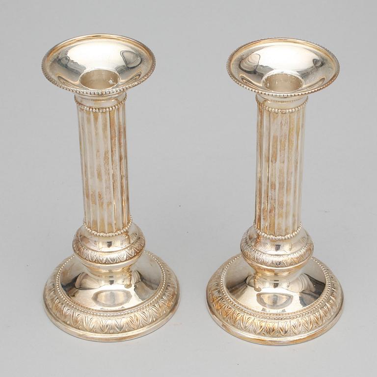 LJUSSTAKAR, ett par, silver, Kultateollisuus Ky, Turku, Finland. 1900-tal.