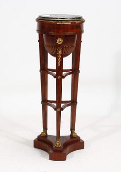 PIEDESTAL, empirestil, 1900-talets början.