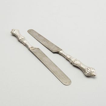 Eleven 19th century silver knifes. Total weight incl steel, app 300 grams.