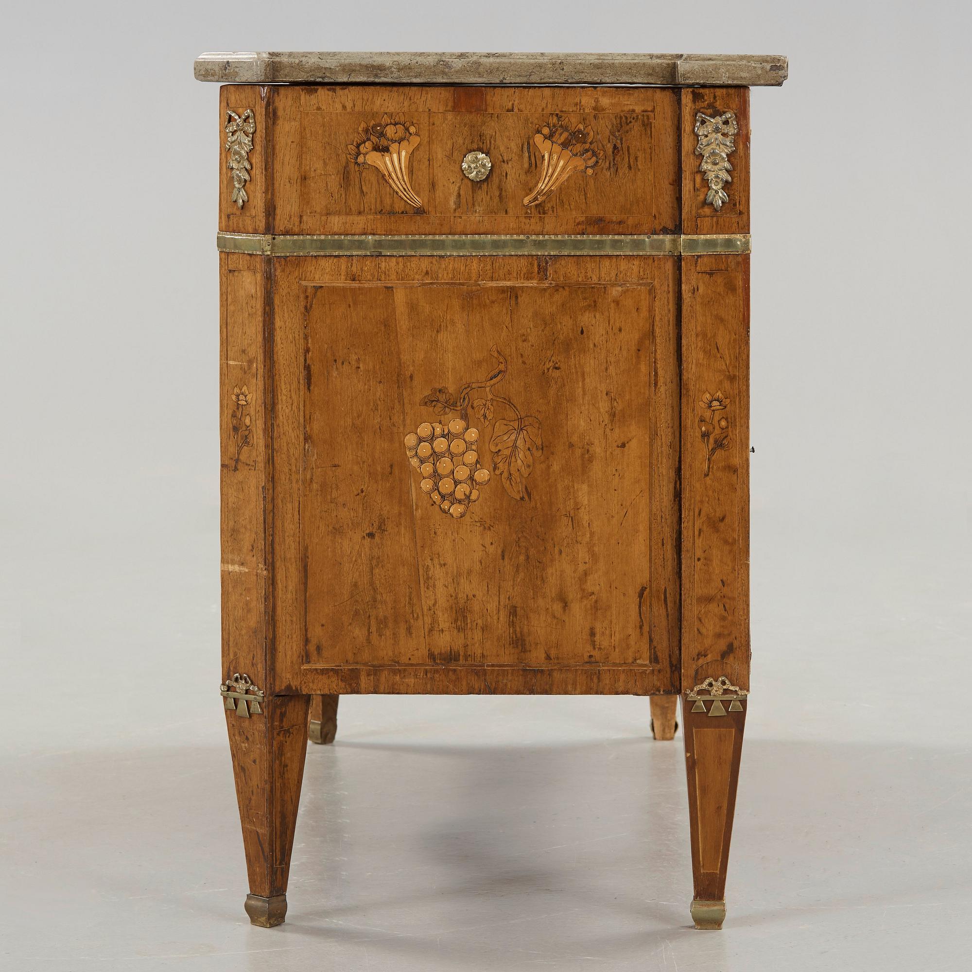 BYRÅ, Carl Lindborgs art (mästare i Stockholm 1781-1808), gustaviansk, 1700-talets slut.