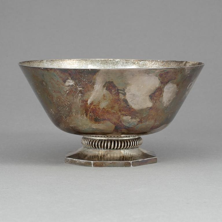 SKÅL, silver, CFG Stockholm 1954. Vikt 328,7 g.